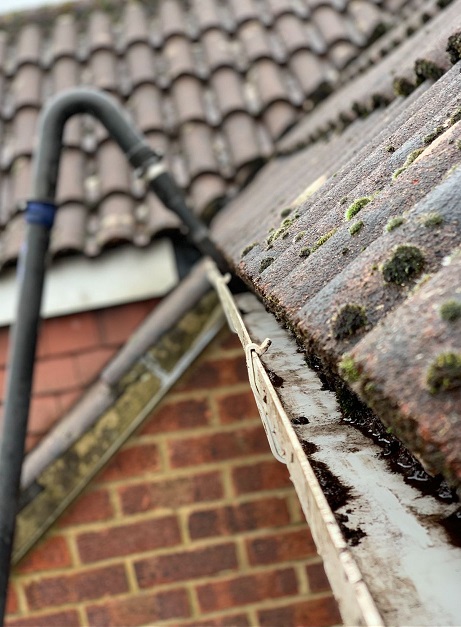 Gutter hoover cleaning | Clearwater Kent